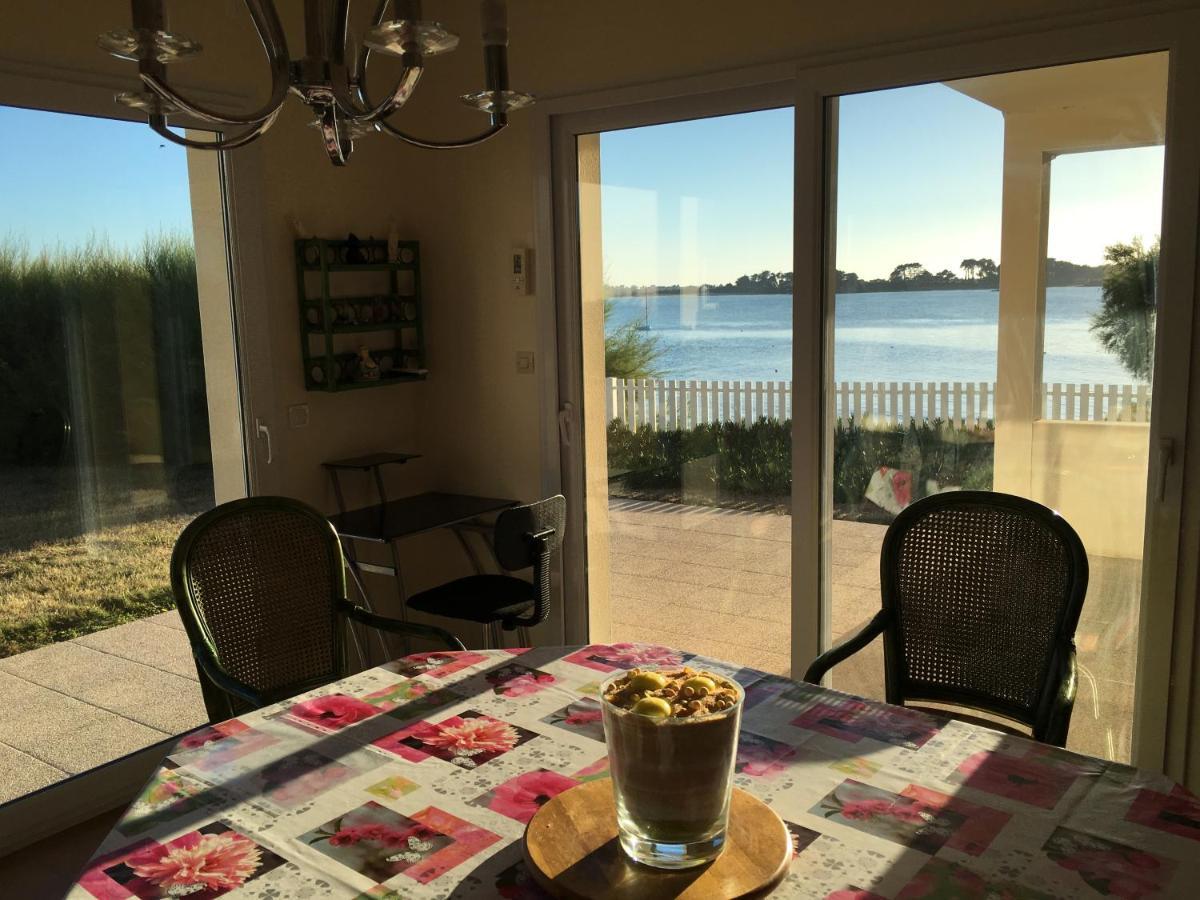 Holiday home Maison Les Pieds Dans L Eau