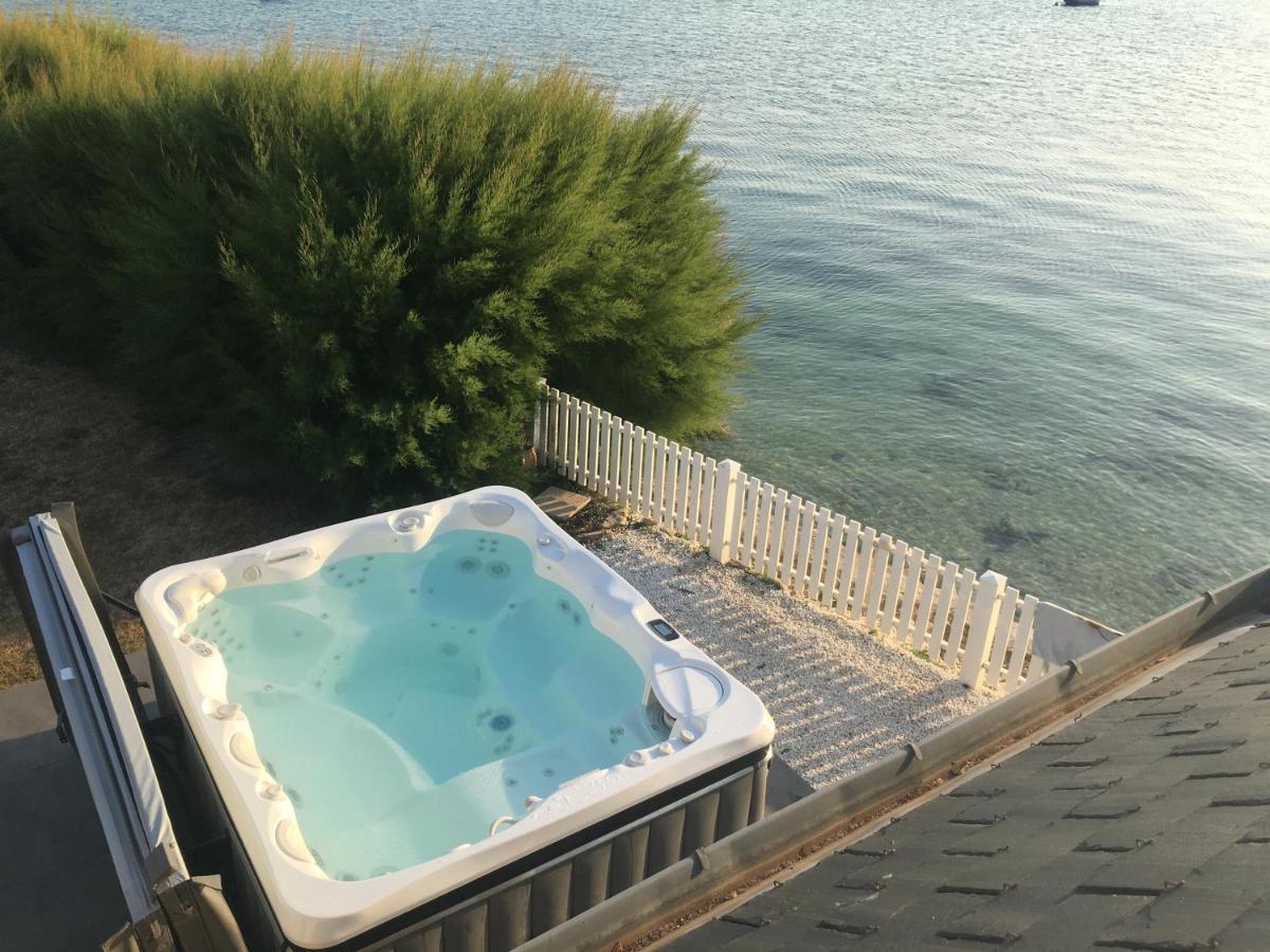 Vakantiehuis Maison Les Pieds Dans L Eau